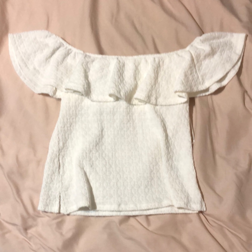 Anthropologie white odd the shoulder top worn once